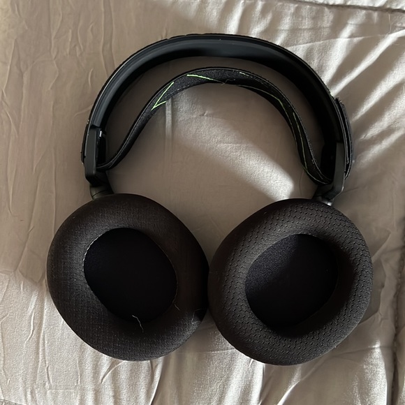 SteelSeries Arctis 9X Wireless Gaming Headset - Picture 2 of 7